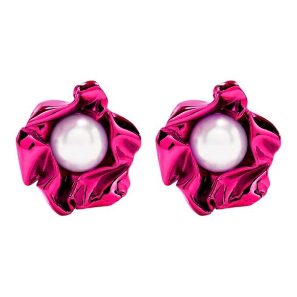Sterling King Titania Imitation SwirlShaped Pearl And Silver Alloy Stud Earrings - Picture 4 of 16